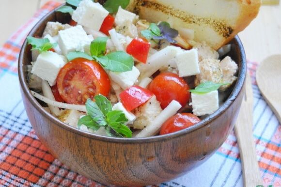 Whole grain salad with basmati rice for those who want to lose weight on a Mediterranean diet